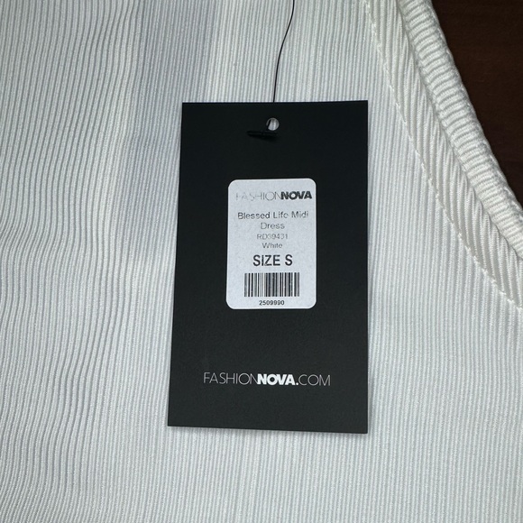 WHITE HALTER MIDI DRESS 🤍 - Picture 12 of 12